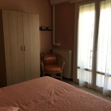 Palazzo Flora Apartman Diano Marina